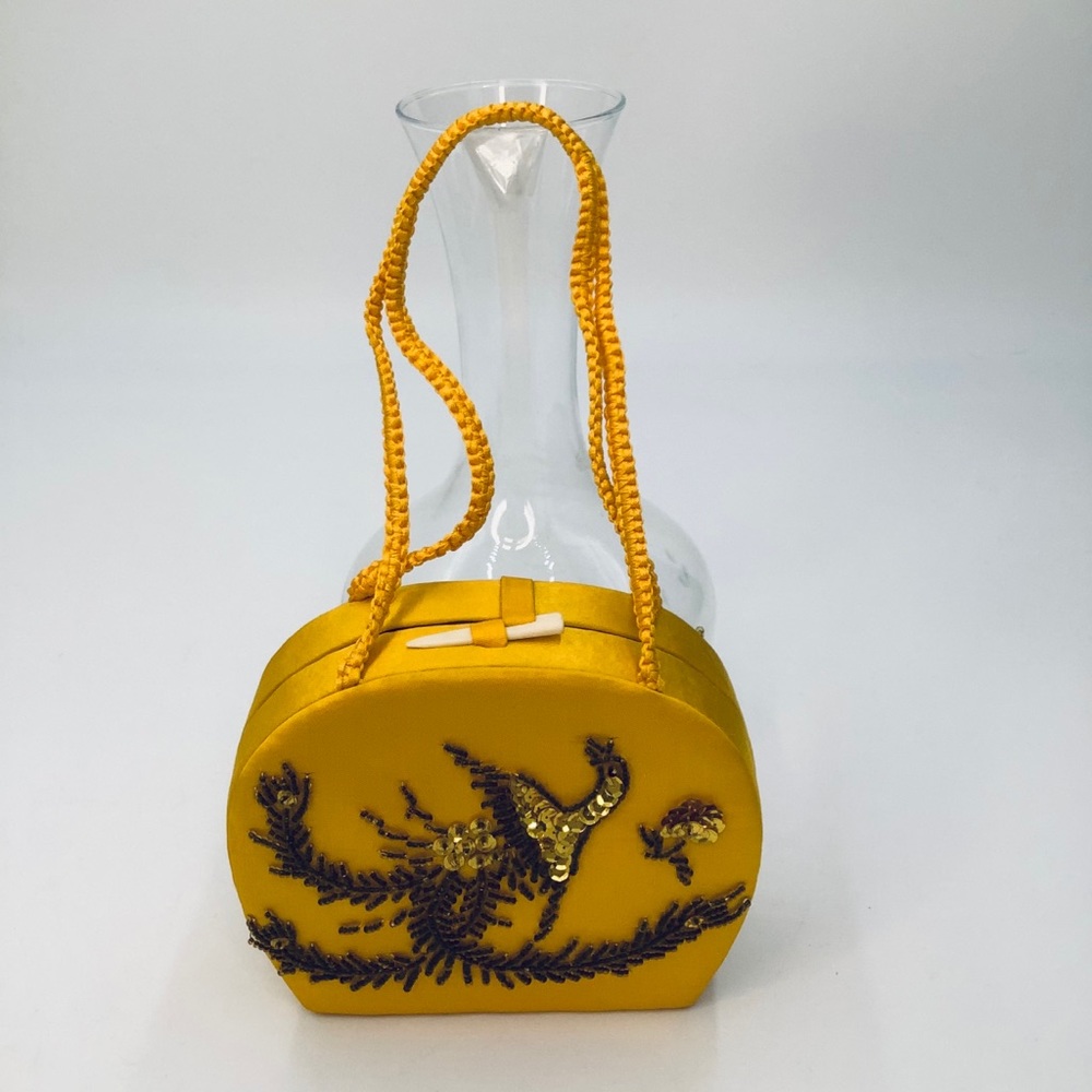 Vintage Yellow Gold Silk Clutch Purse - Picture 2 of 12